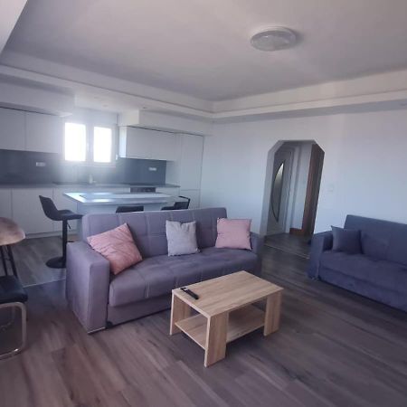 Apartmani Sandra Kaštela Exteriör bild