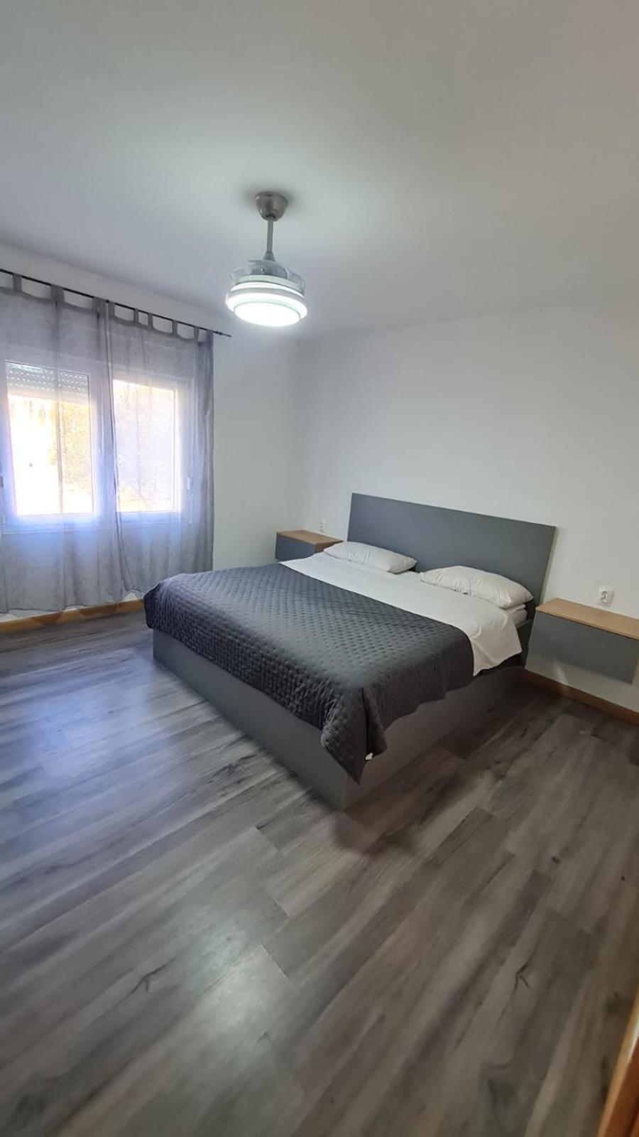 Apartmani Sandra Kaštela Exteriör bild